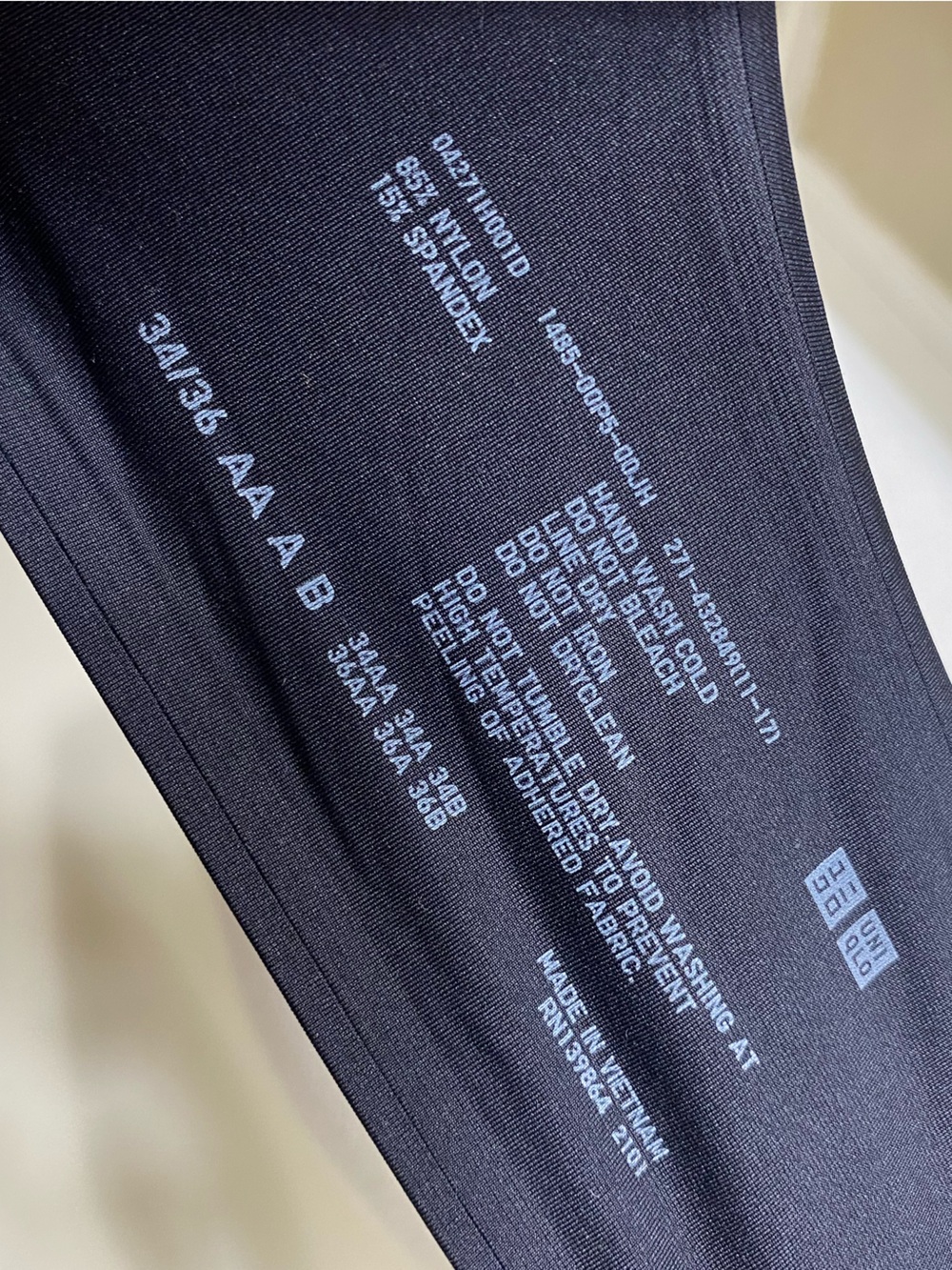 Uniqlo Black Padded Wireless Bra 34/36 AA A B - Picture 10 of 12